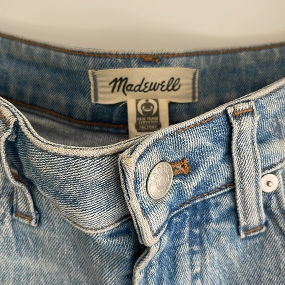 Madewell The Curvy Perfect Vintage Mid-Length Jean Short in Wainfleet Wash - Picture 4 of 8